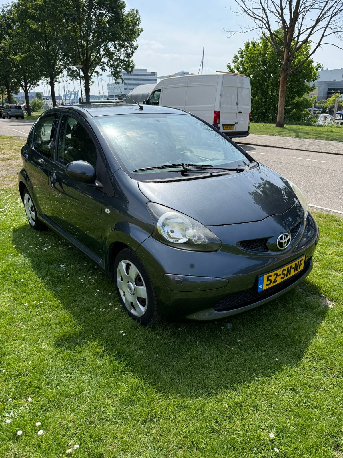 Toyota Aygo 1.0 12V Vvt-i 5DRS 2006 Grijs, Voorwielaandrijving, 4 stoelen, 68 pk, Origineel Nederlands