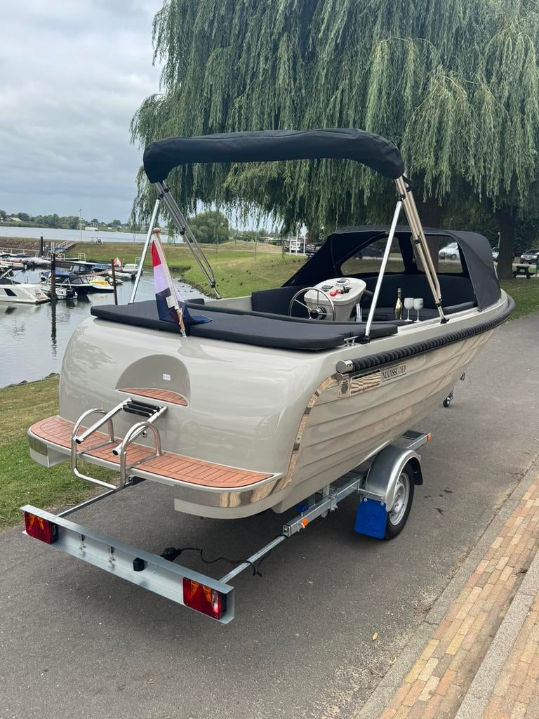 Maassloep 570 honda 20pk NIEUW! Luxe opties. Op voorraad!