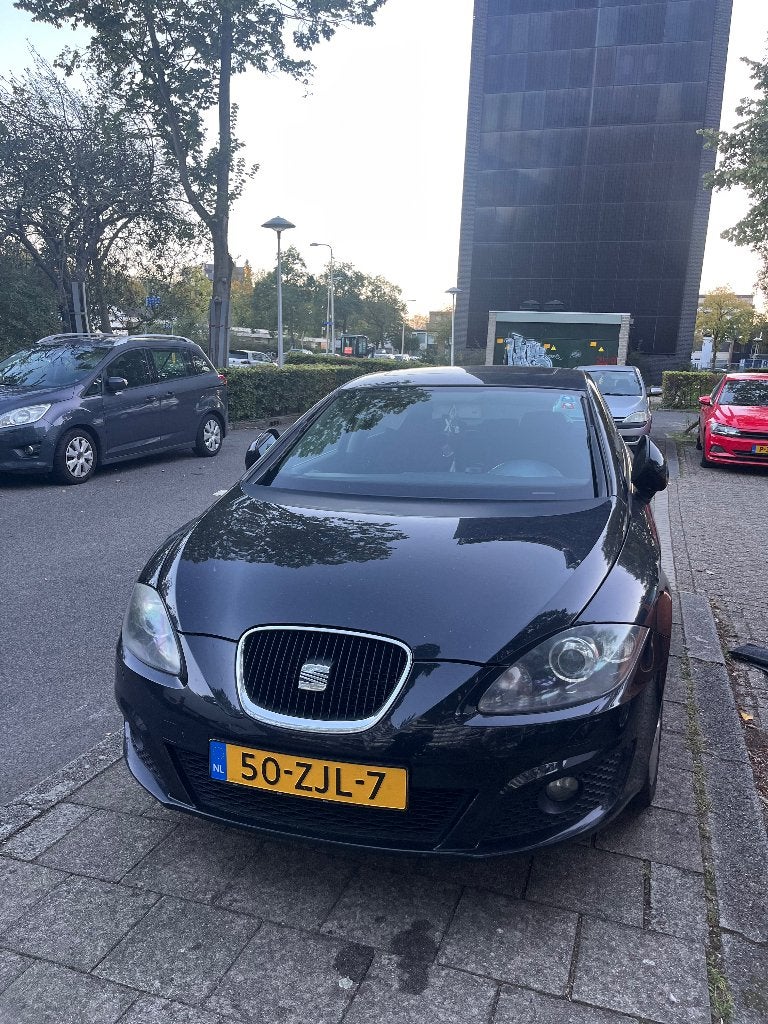 Seat Leon 1.2 TSI 77KW 2012 Zwart, Auto's, Voorwielaandrijving, Bluetooth, Zwart, 4 cilinders