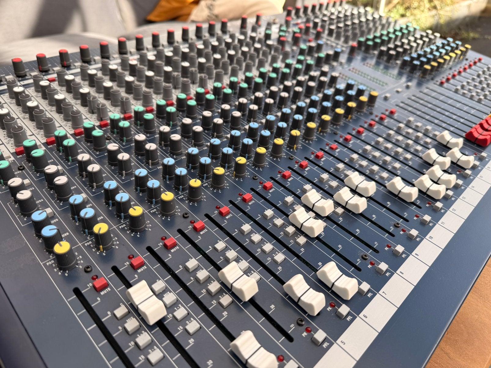 Soundcraft LX7 II - 24 channels | Analogue, Ophalen, Zo goed als nieuw, 20 kanalen of meer, Microfooningang