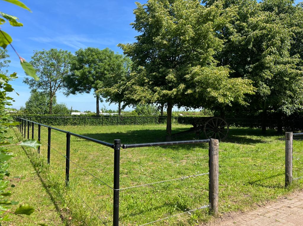 Stalen palen met bovenbuis voor gaashekwerk., Tuin en Terras, Tuinhekken en Hekwerk, Ophalen, Zo goed als nieuw, IJzer, Sierhekwerk