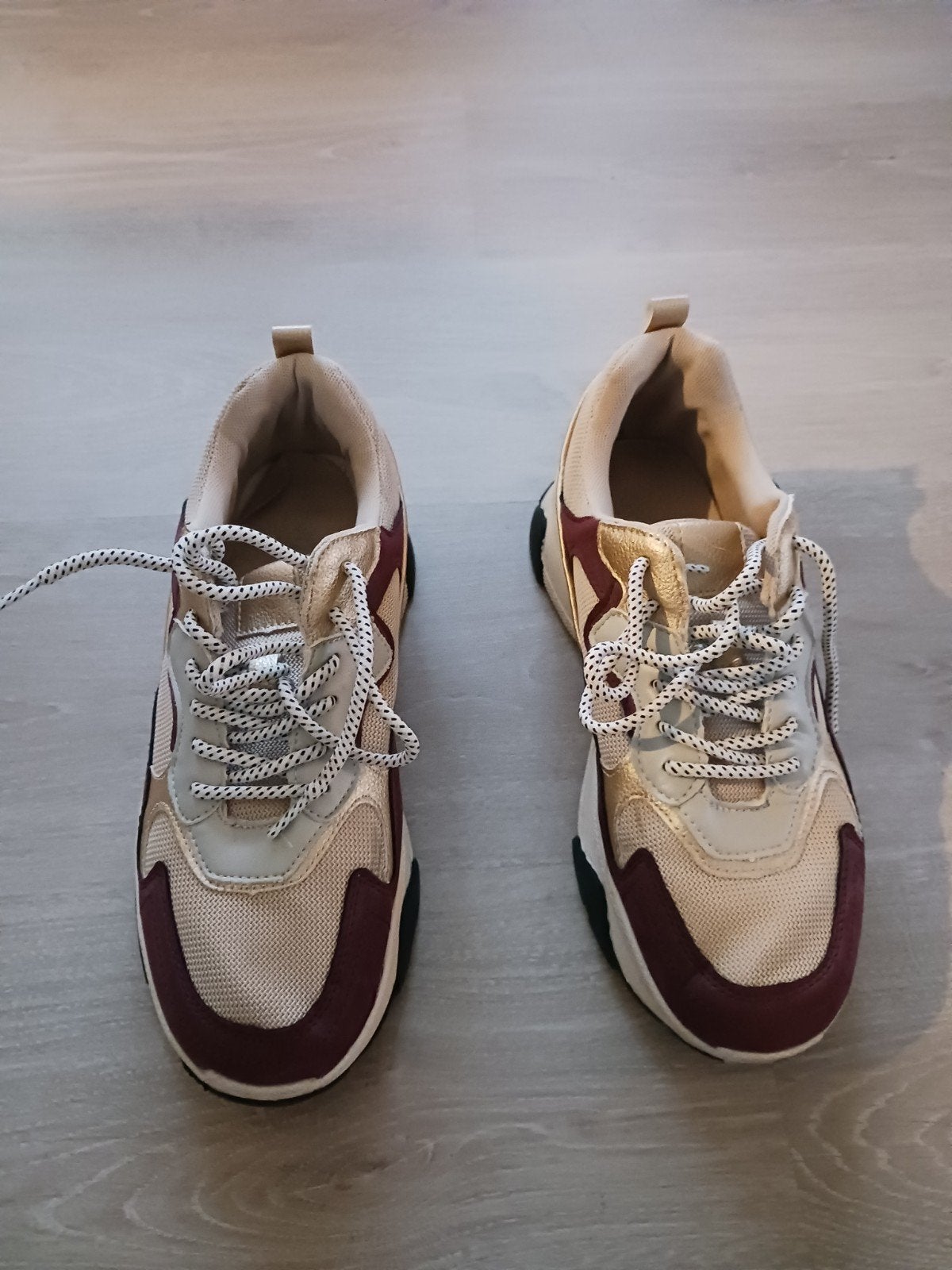 sneakers, Ophalen of Verzenden, Zo goed als nieuw