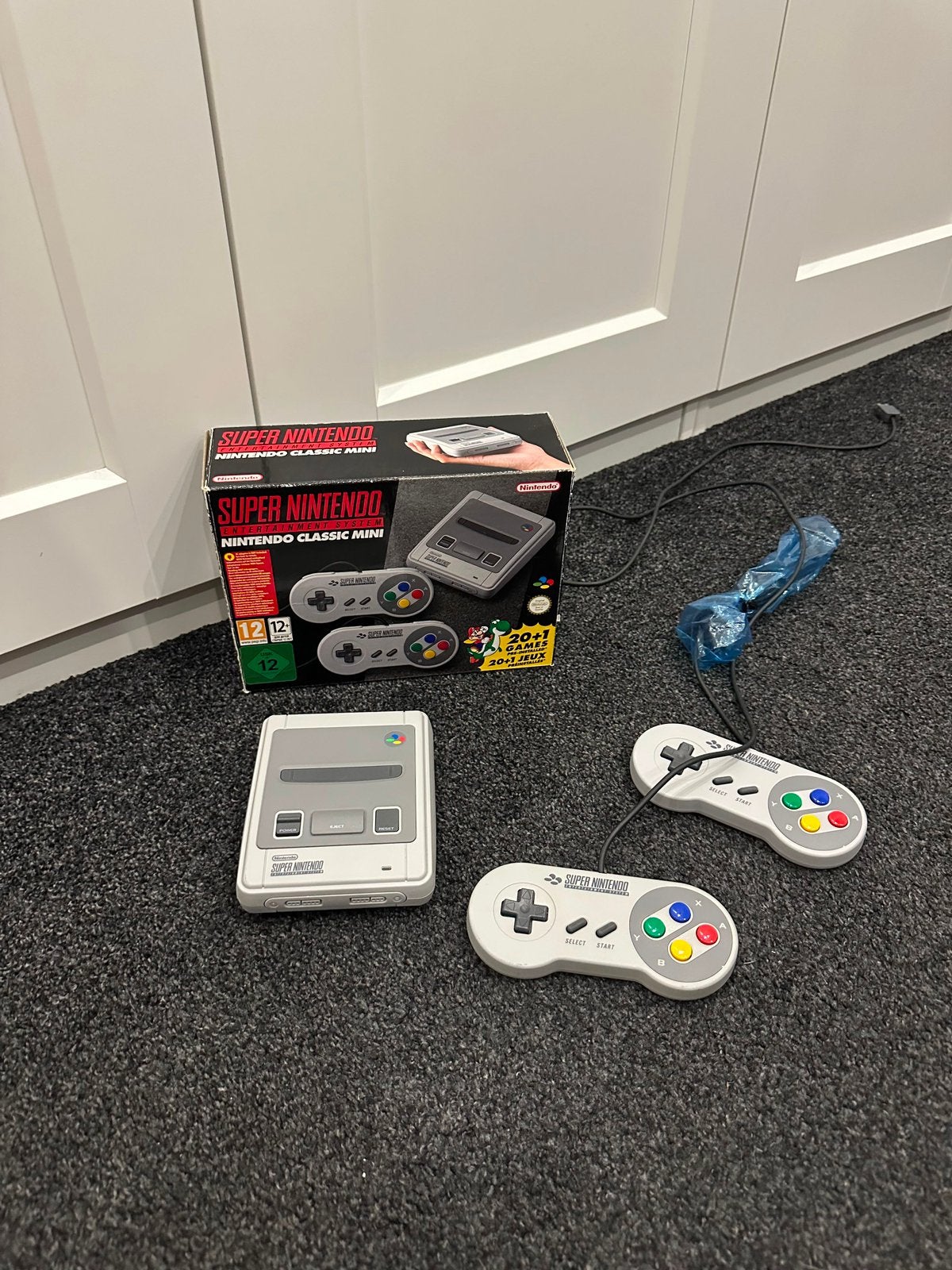 Nintendo snes mini, Spelcomputers en Games, Ophalen of Verzenden, Zo goed als nieuw, Met 1 controller