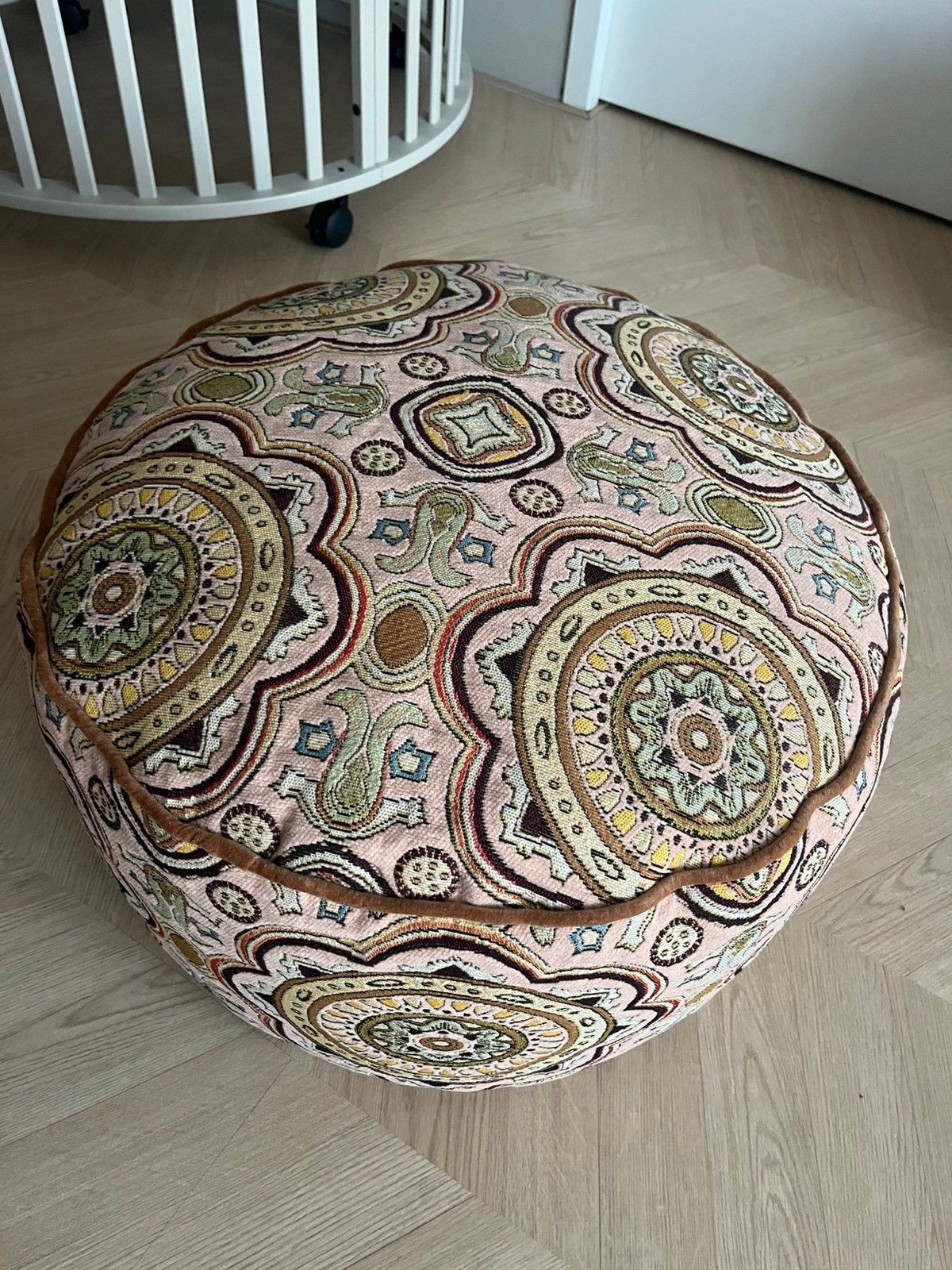 Sissy boy poef, Ophalen, Rond, Minder dan 50 cm, Zo goed als nieuw