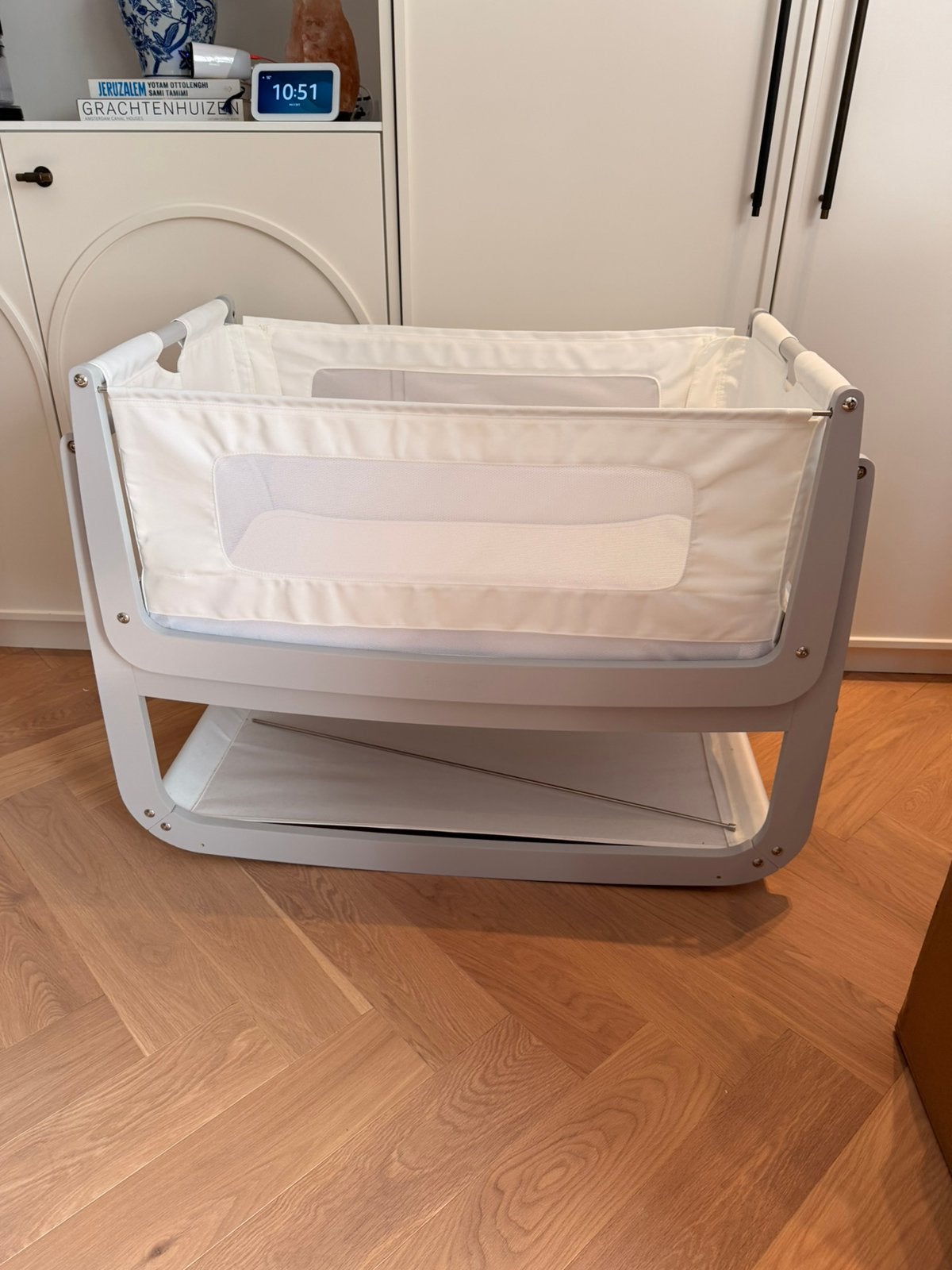 SnüzPod 4 co-sleeper Haze Grey, Ophalen, Zo goed als nieuw, Wieg