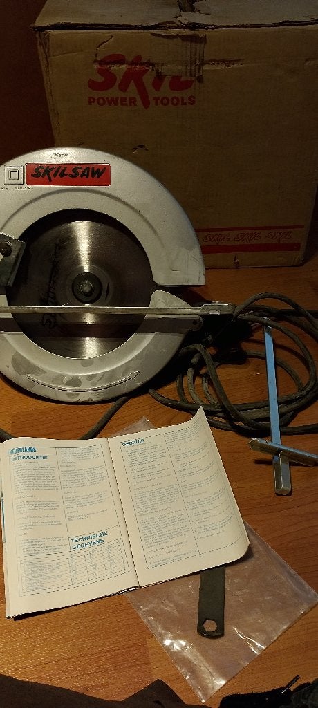 Circel zaag skilsaw €15, Ophalen, 70 mm of meer, Kettingzaag, Zo goed als nieuw