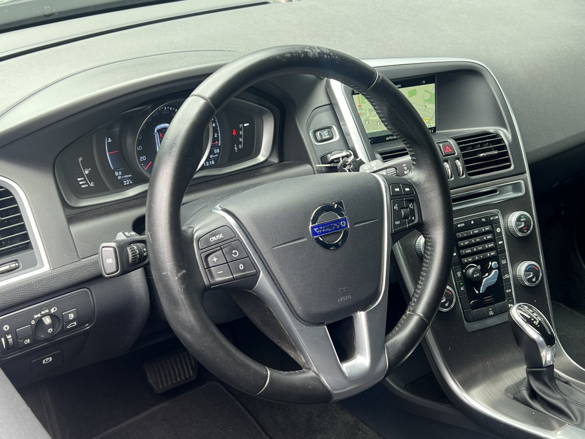 Volvo XC60 2.0 T5 FWD Summum | Trekhaak | Dealer onderhouden, 4 cilinders, 1969 cc, Blauw, 245 pk