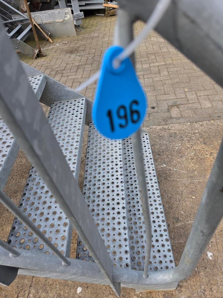 Stalen bordestrap gegalv hoog 0,95mtr nob196, Ophalen, 2 tot 4 meter
