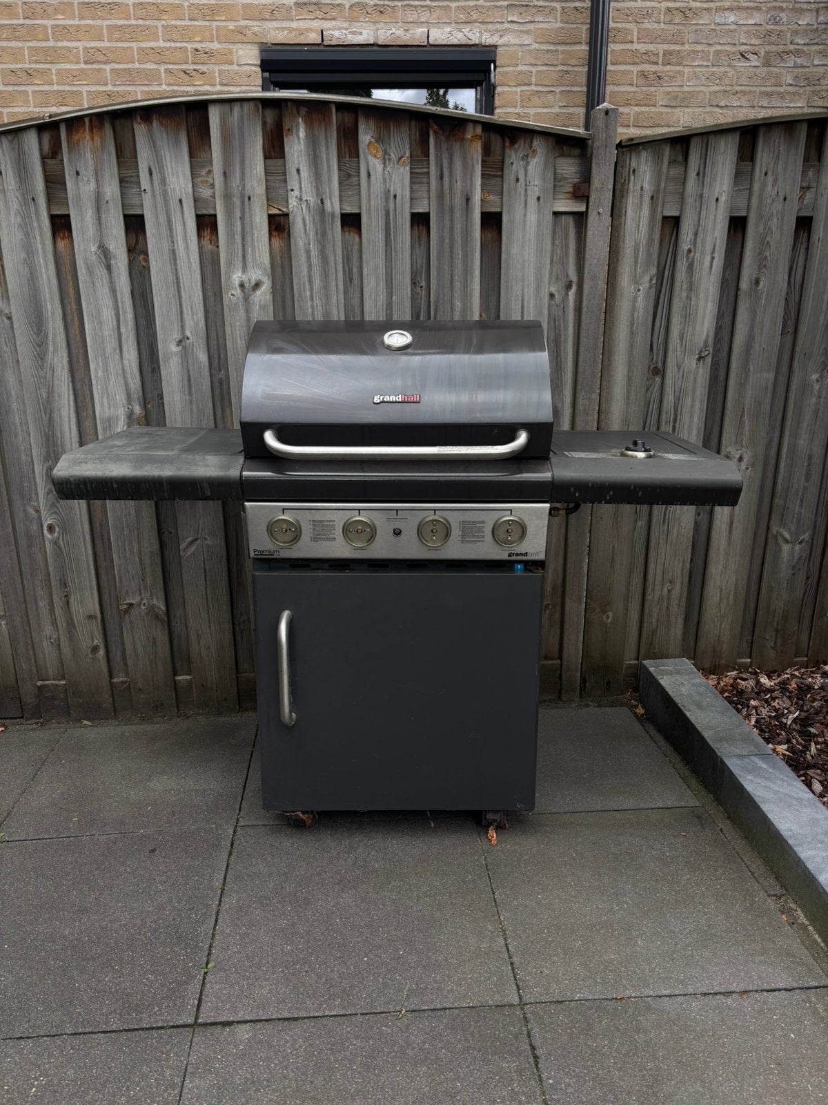 GrandHall gas BBQ – 4 branders + zijbrander – bieden, Ophalen, Gebruikt