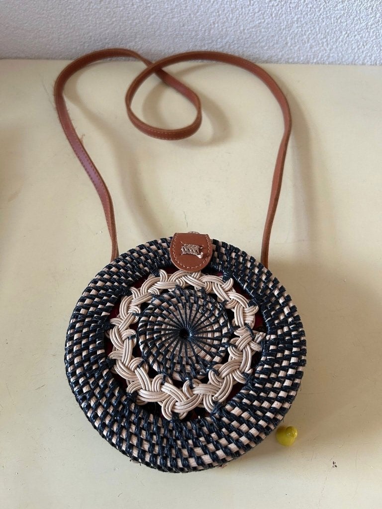 Ronde Rotan Tas Bali – Crossbody Schoudertas (15cm), Ophalen of Verzenden, Zo goed als nieuw, Beige, Overige merken