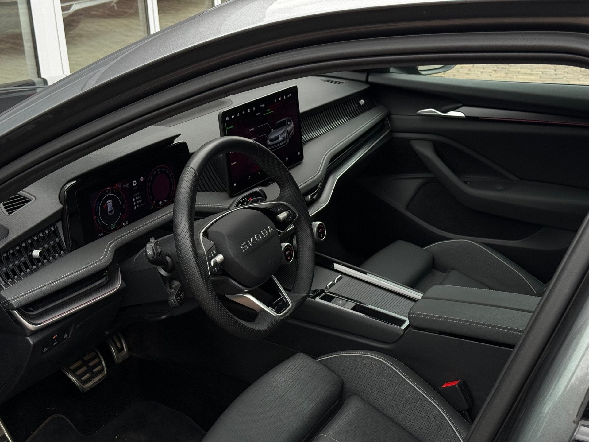 Skoda Superb 1.5 TSI PHEV Sportline Business | Trekhaak | Le, Auto's, 4 cilinders, Bedrijf, 1747 kg, Te koop
