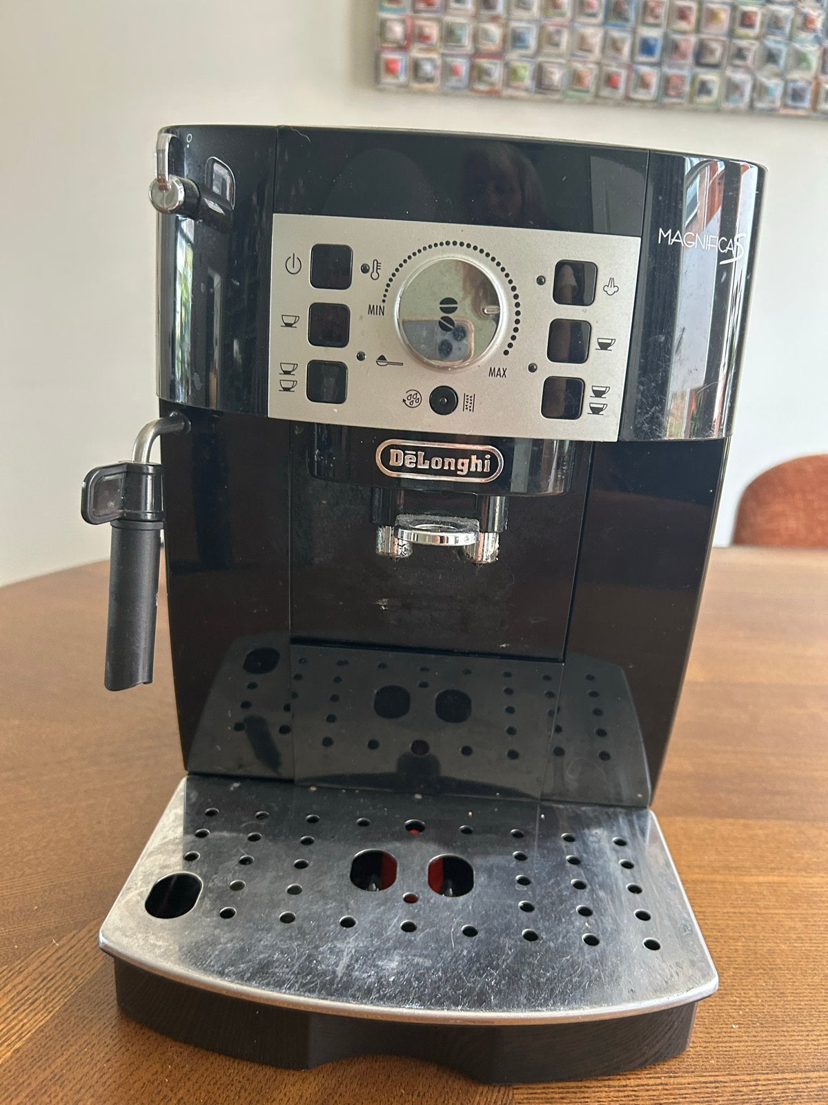 DeLonghi Magnifica S espressomachine - werkt,waterige koffie, Witgoed en Apparatuur, Koffiezetapparaten, Ophalen, Afneembaar waterreservoir