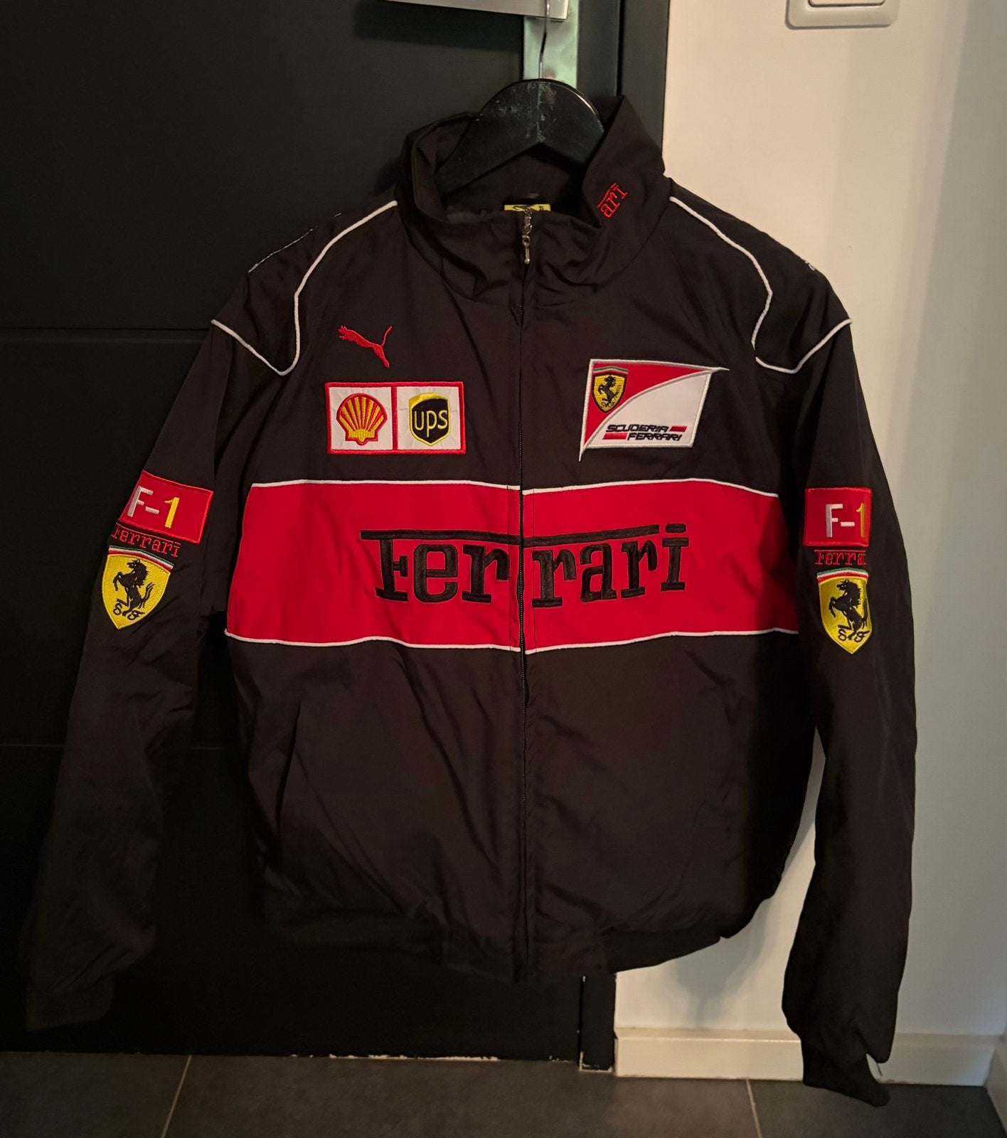 Ferrari racing jas maat L nieuw!, Ophalen of Verzenden, Nieuw, Maat 52/54 (L), Rood
