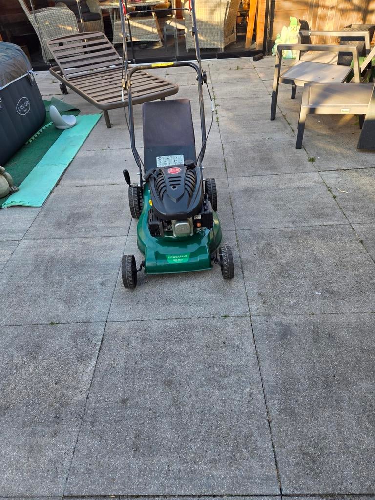 Powerplus Eco Zelfrijdende Grasmaaier - Nieuwe Trekstarter, Tuin en Terras, Ophalen, Cirkelmaaier, Gebruikt, 40 t/m 49 cm