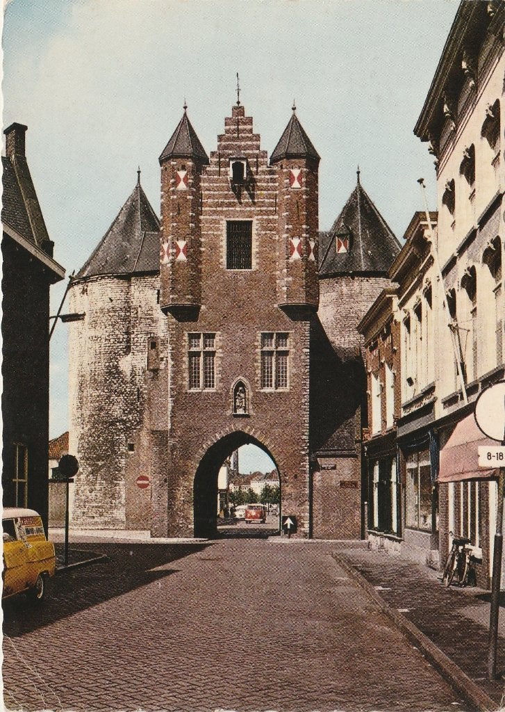 BERGEN OP ZOOM Gevangenpoort met Opel en VW Bus, Verzenden, 1960 tot 1980, Gelopen, Noord-Brabant