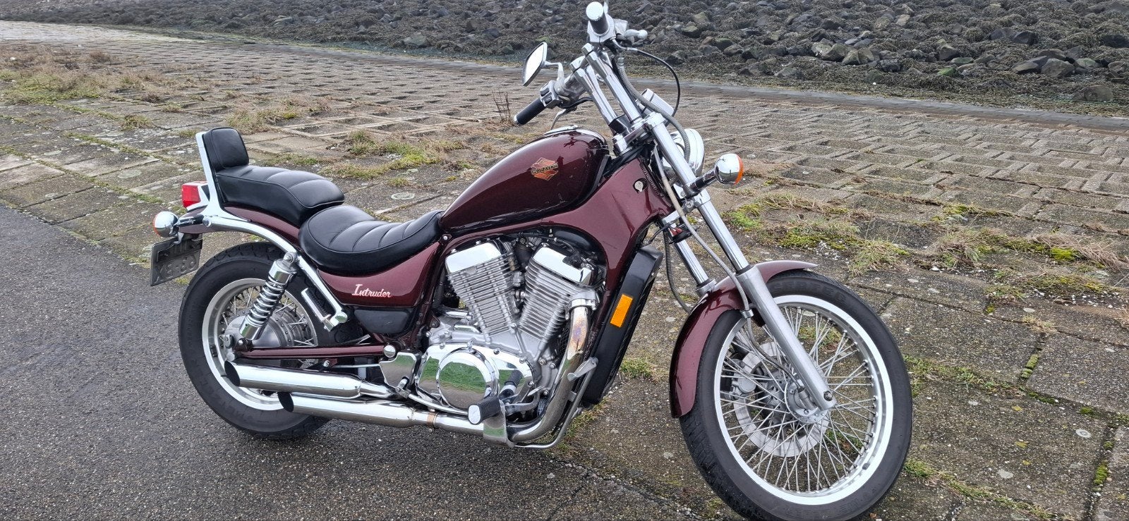 Suzuki Intruder VS 750 met side pipes, 2 cilinders, Sportuitlaat, Chopper, Gebruikt