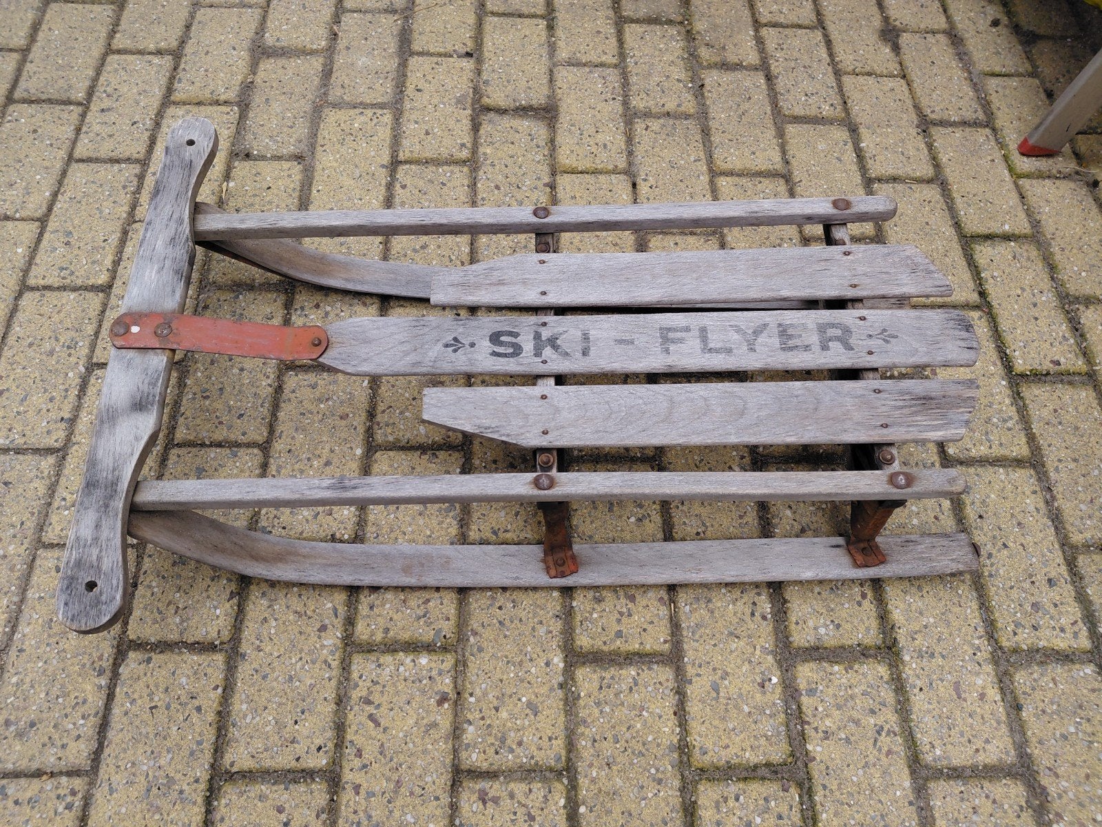 houten slee van het merk 'Ski-Flyer' 60s, Kinderen en Baby's, Speelgoed | Buiten | Sleeën, Gebruikt, X, Hout, Rugleuning