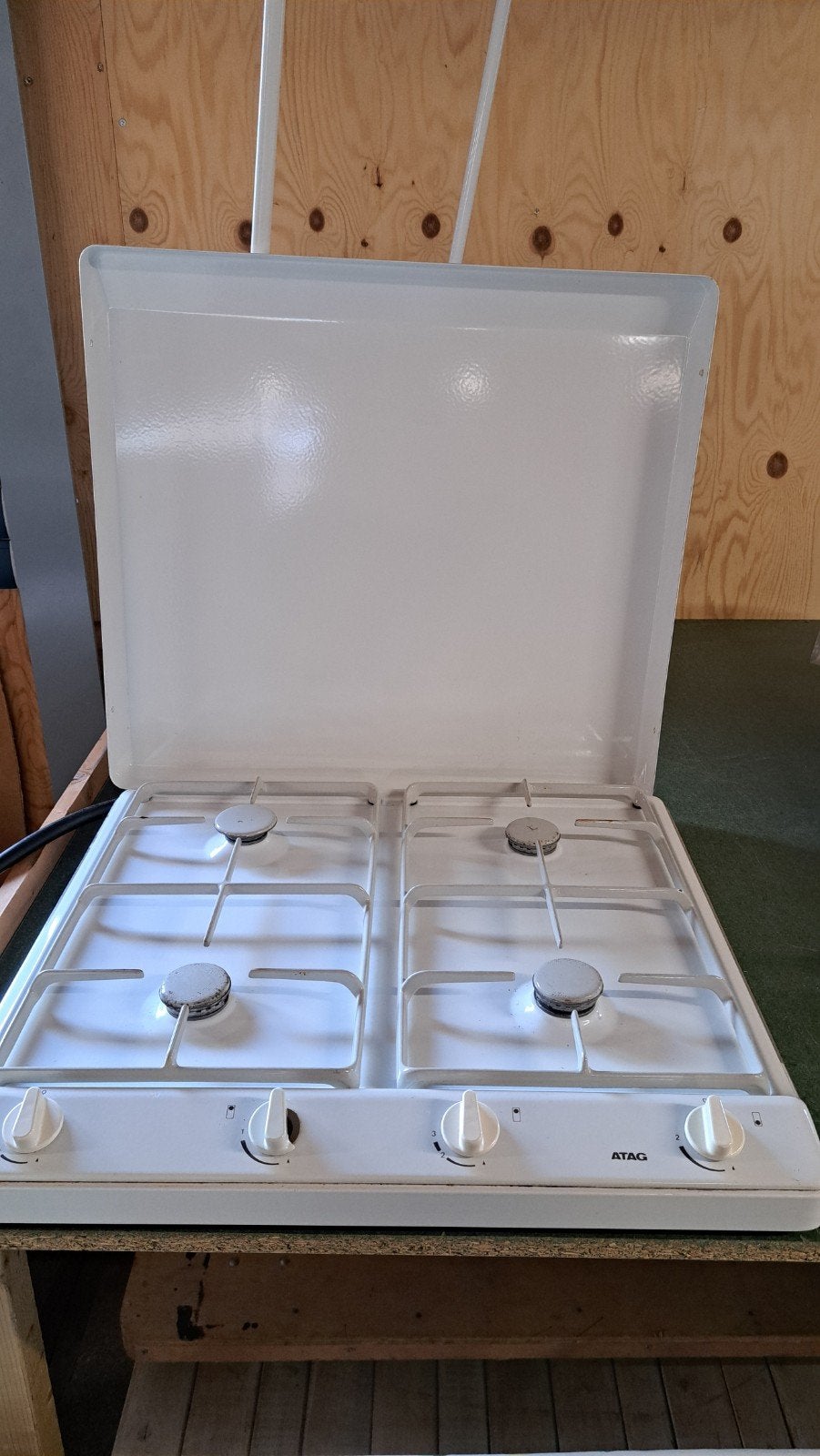 ATAG 4-pits gasfornuis aardgas met deksel, Ophalen, Gebruikt, 60 cm of meer, 4 kookzones