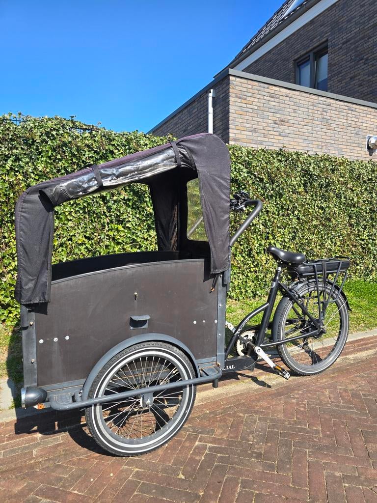 Elektrische bakfiets met huif., Gebruikt, Huif, 2 kinderen, Schijfrem