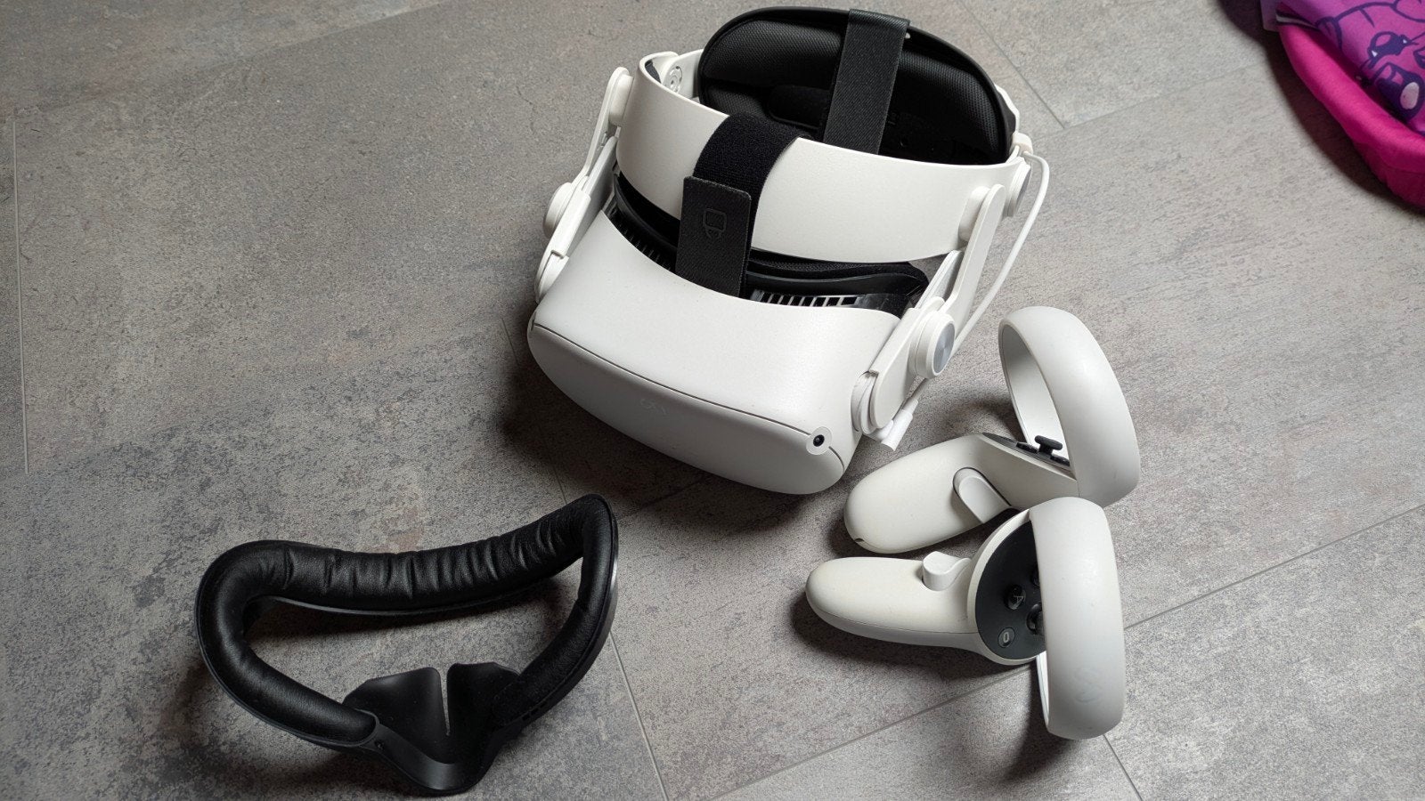 Meta Quest 2 VR-bril met accessoires, Spelcomputers en Games, Ophalen of Verzenden, Zo goed als nieuw, VR-bril, Overige platformen