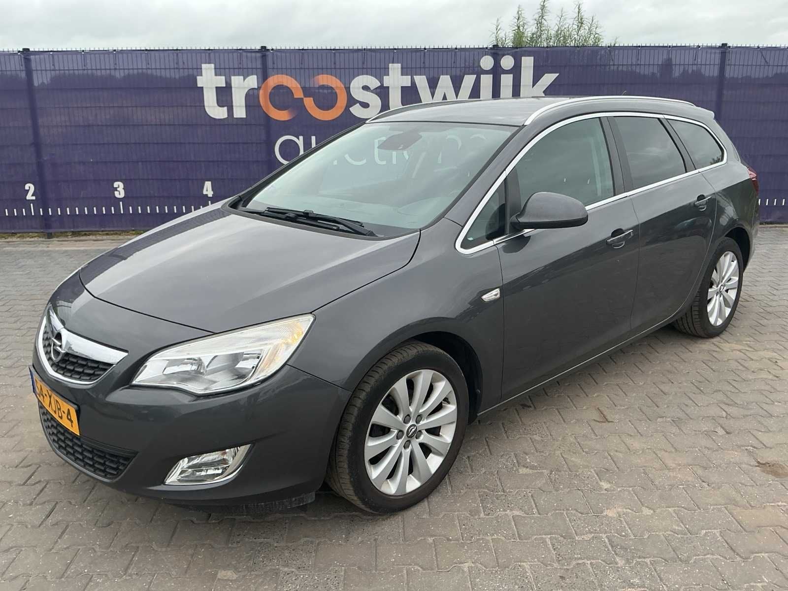2012 - Opel - Astra Sports Tourer - 1.4 Turbo Cosmo - Person, Auto's, Voorwielaandrijving, Euro 5, Gebruikt, 4 cilinders