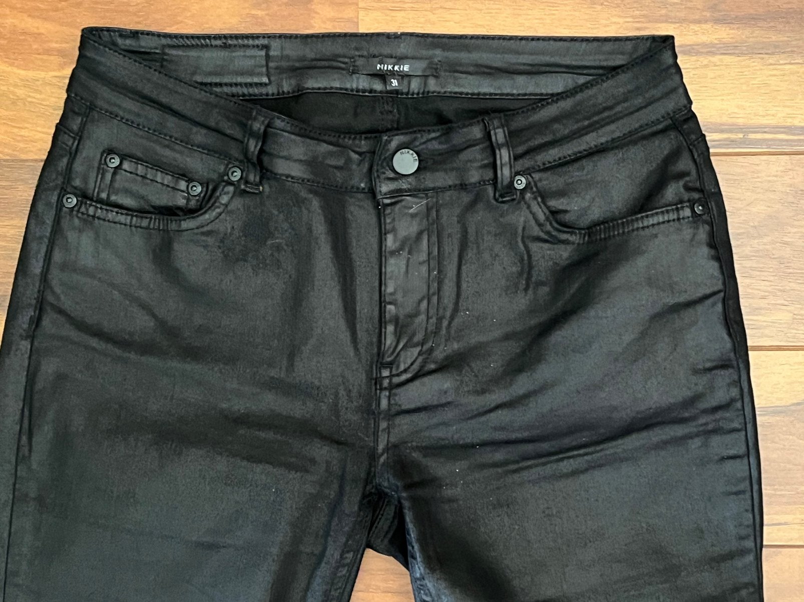 Nikkie zwarte coating broek maat 31 nog als nieuw, Kleding | Dames, Maat 38/40 (M), Zwart, Ophalen of Verzenden, Zo goed als nieuw