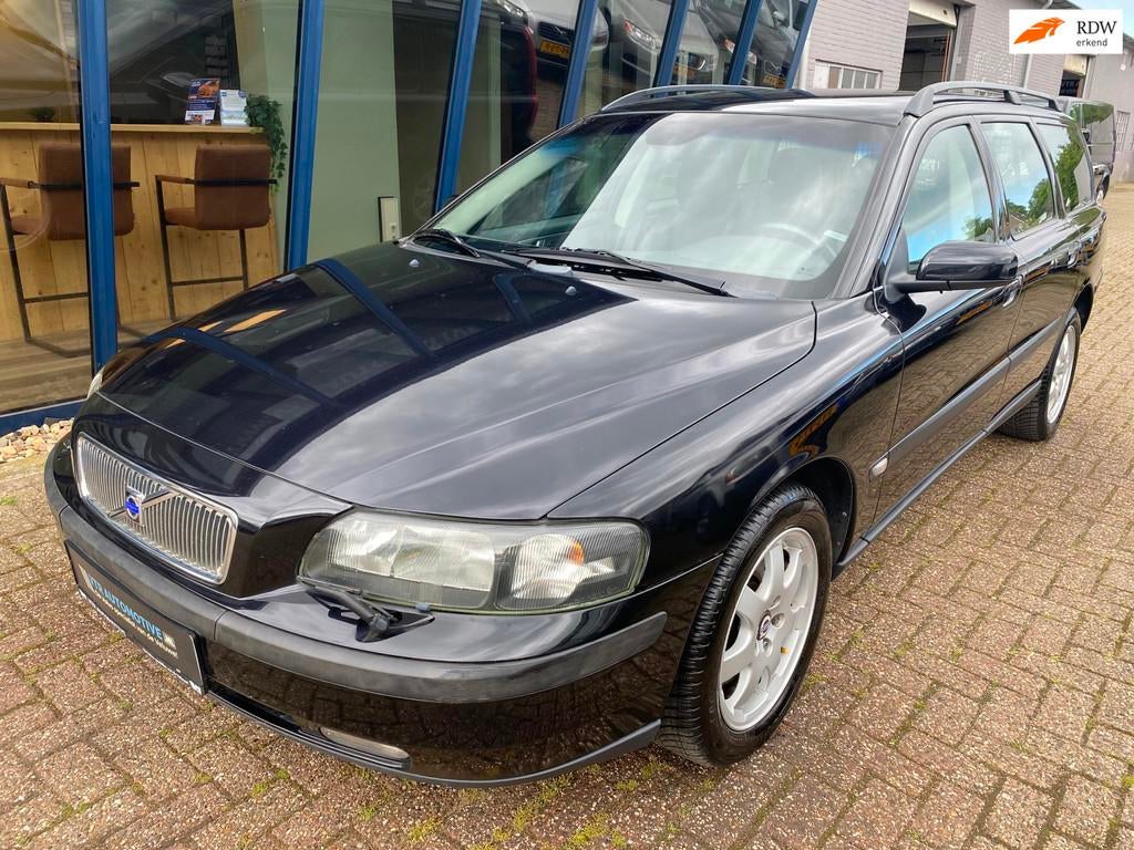 Volvo V70 2.5 T Comfort Line AWD Automaat 210PK, Automaat, Gebruikt, Zwart, Vierwielaandrijving