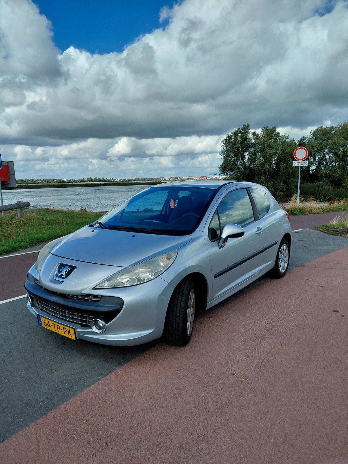 Peugeot 207 1.4 3DRS 2007 zilvergrijs, Voorwielaandrijving, Stof, 1360 cc, 4 cilinders