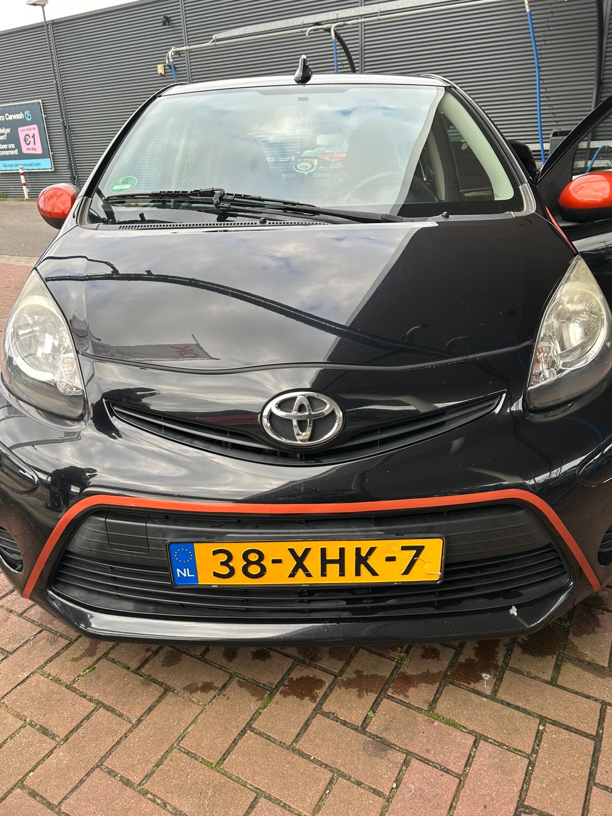 Toyota Aygo 1.0 12V Vvt-i 5DRS 2012 Zwart, Voorwielaandrijving, Stof, Zwart, 4 stoelen