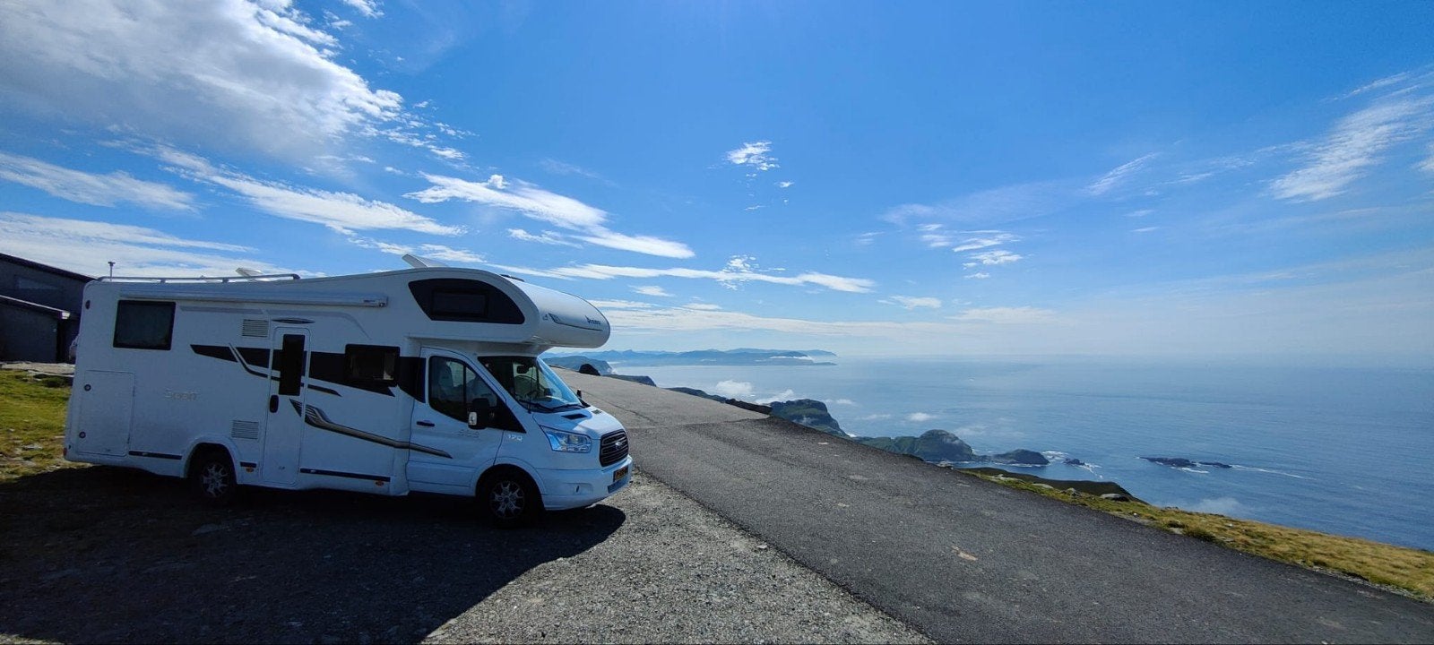 Benimar Sport 363 Camper - B of C1 -  Grote garage - Twinbed, Standaard zit, Ringverwarming, Ford, 6 tot 7 meter