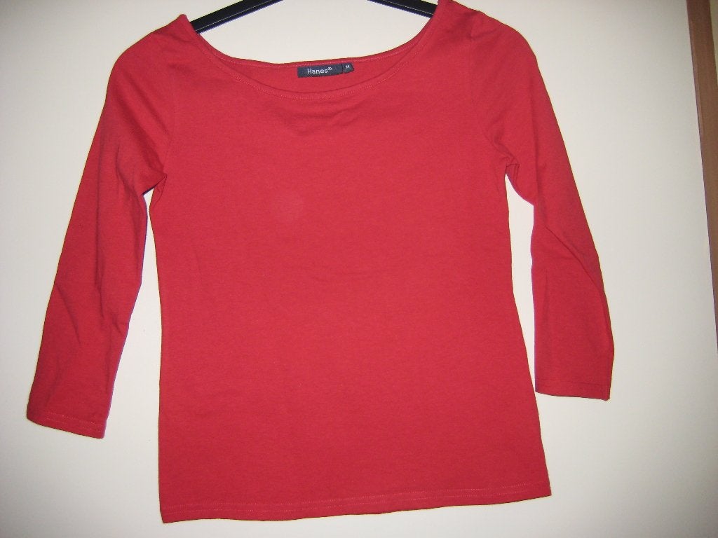 Rood shirt, M, Hanes, met piraten-motief op de rug, Maat 38/40 (M), Ophalen of Verzenden, Zo goed als nieuw, Lange mouw