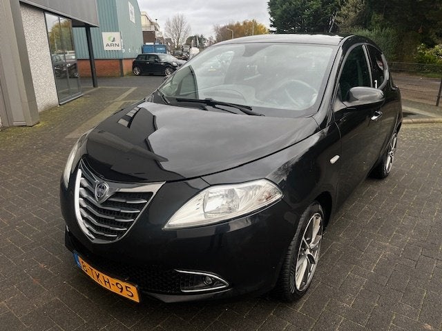Lancia Ypsilon 0.9 TwinAir Platinum (bj 2014, automaat), Auto's, Automaat, Euro 5, 86 pk, 750 kg