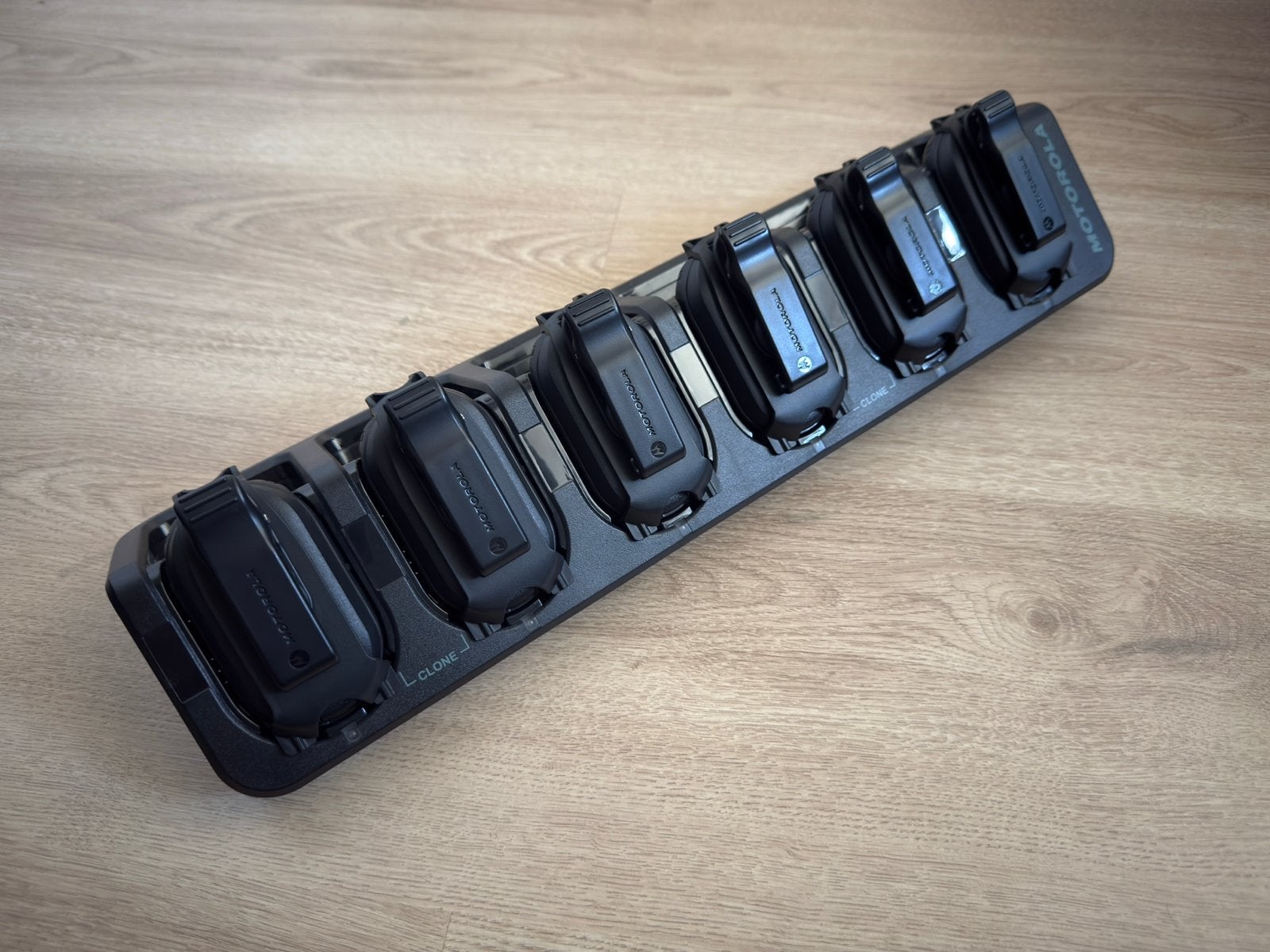 6x Motorola CLP446E Portofoons met 16x nieuwe oortjes, Telecommunicatie, Portofoons en Walkie-talkies, Minder dan 2 km, Gebruikt