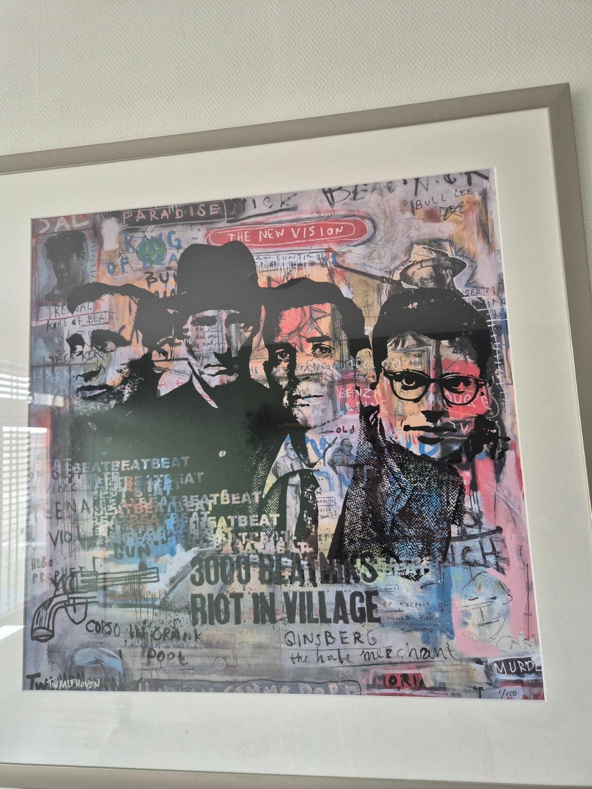 Uniek kunstwerk: '3000 Beatniks Riot in Village, Antiek en Kunst, Kunst | Schilderijen | Modern, Ophalen, Figuren, Gelimiteerde oplage