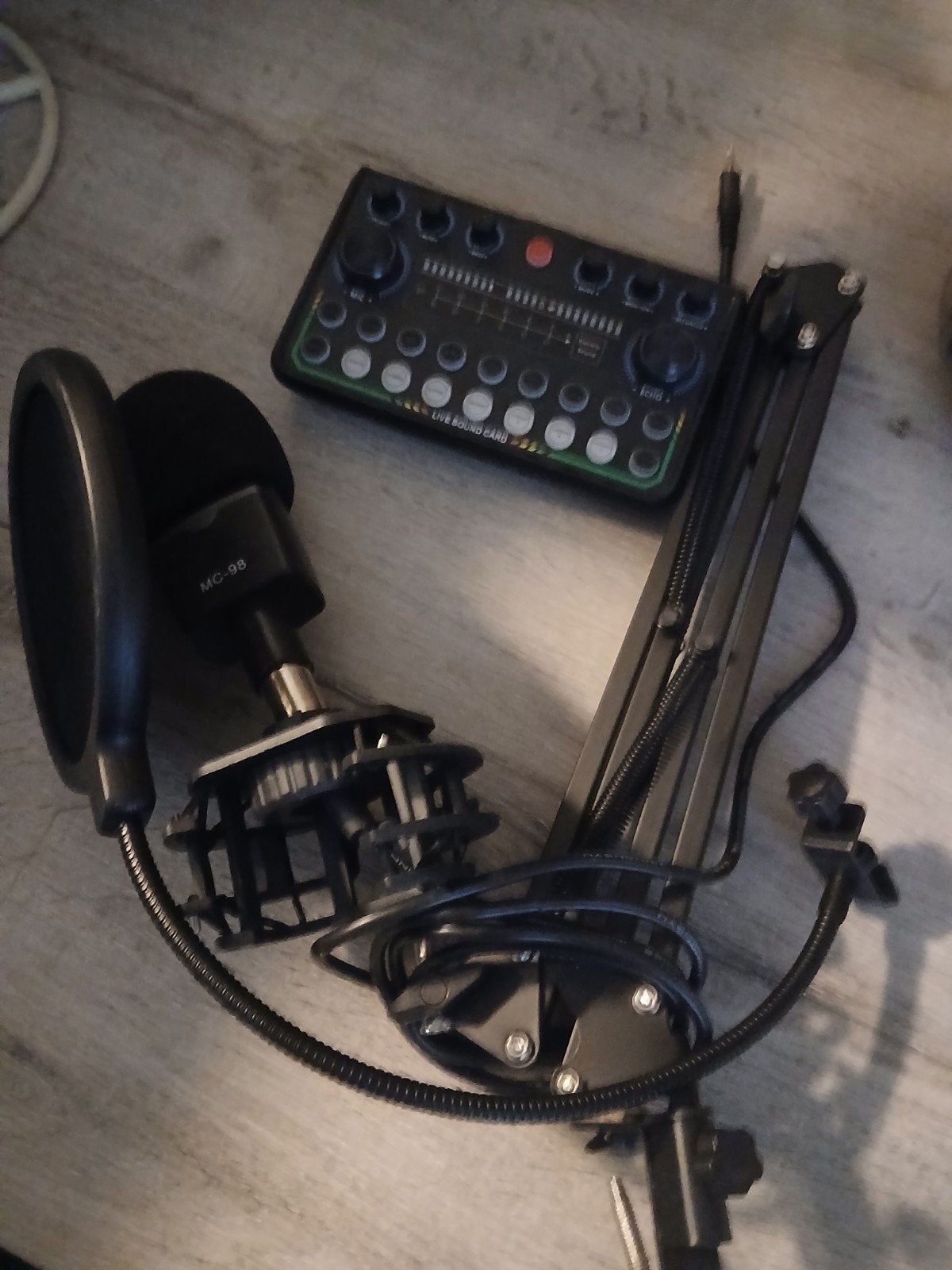 Microfoon set met geluidskaart en standaard, Ophalen, Gebruikt, Studiomicrofoon