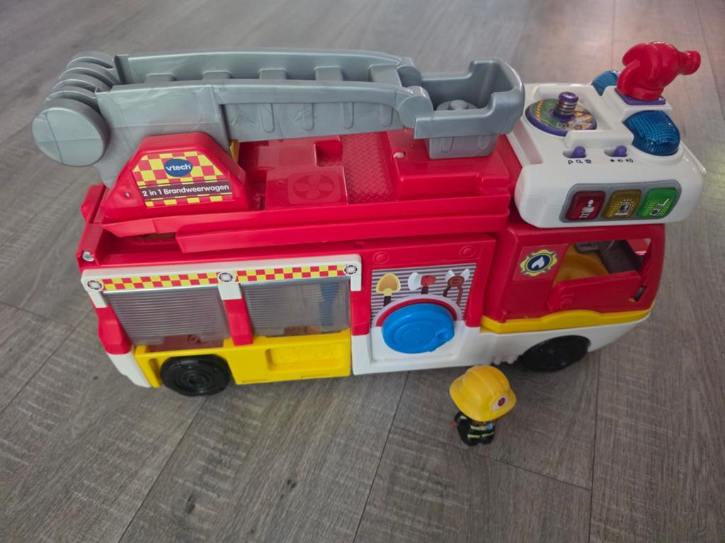 VTech Brandweerwagen en Kazerne 2-in-1 met poppetje, Ophalen of Verzenden, Gebruikt