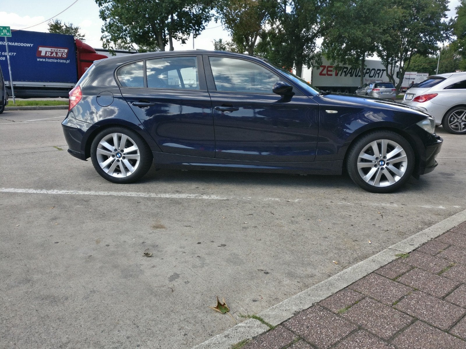 BMW 1-Serie (e87) 2.0 118i 143pk High Executive 5DR Blauw, Auto's, BMW, 1-Serie, Achterwielaandrijving, 1995 cc, Blauw
