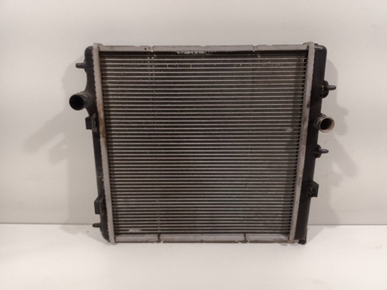 Radiateur Peugeot 208, Onderdelen@venauto.nl, Van der Ven Autorecycling B.V., Gebruikt, Ettenseweg 76, 4706 PB Roosendaal, The Netherlands