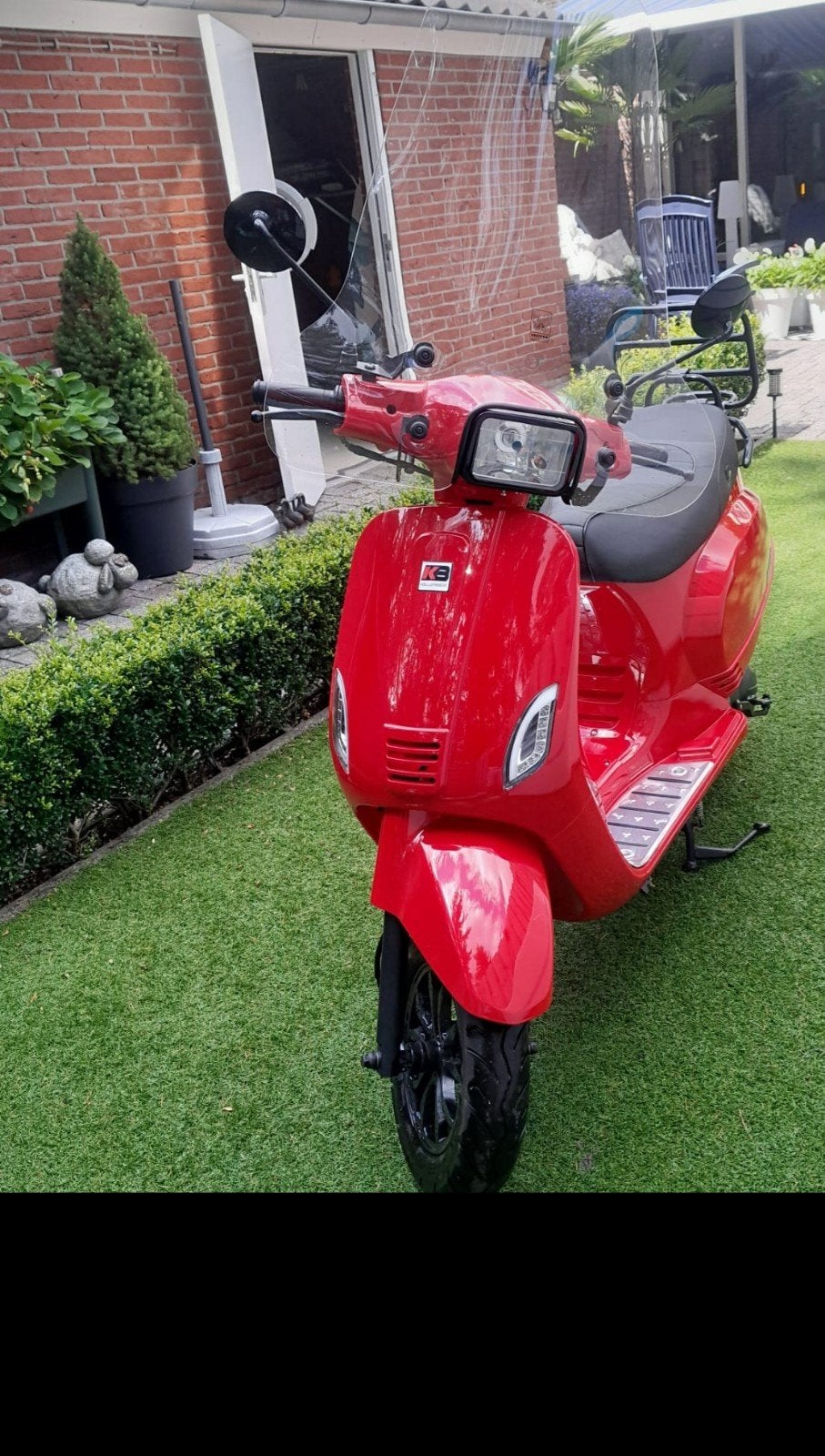 Killerbee scooter 2020 en 2 helmen, Fietsen en Brommers, Snorfietsen en Snorscooters, Ophalen, Gebruikt, Benzine, Overige merken