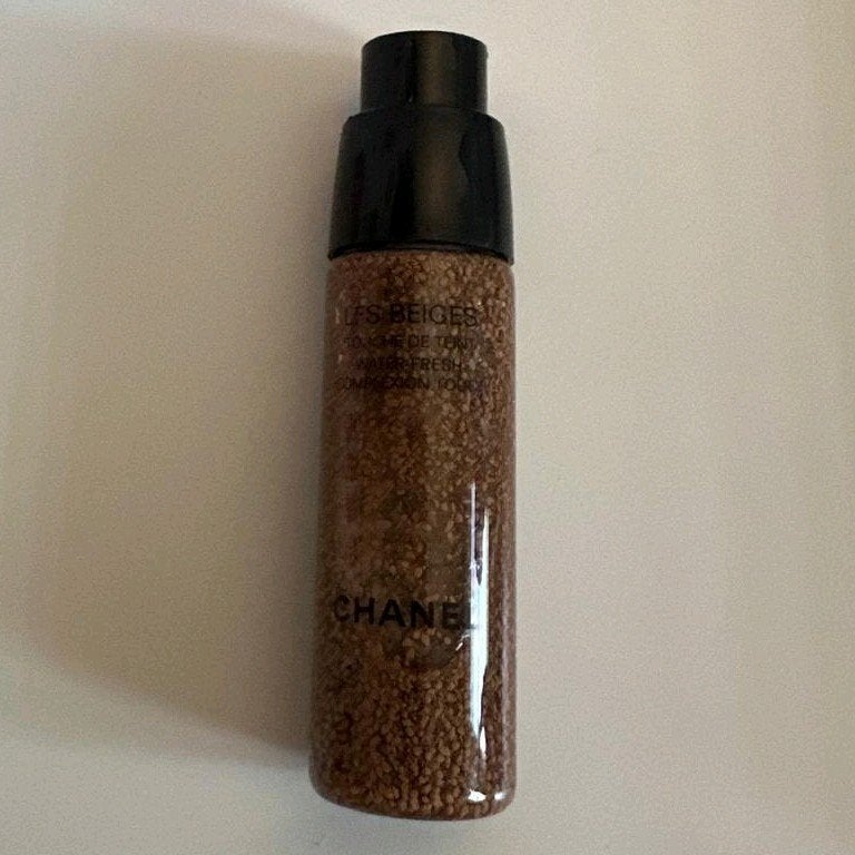 Chanel Les Beiges Water-Fresh Tint Foundation Sample, Gehele gezicht, Beige, Nieuw, Ophalen of Verzenden