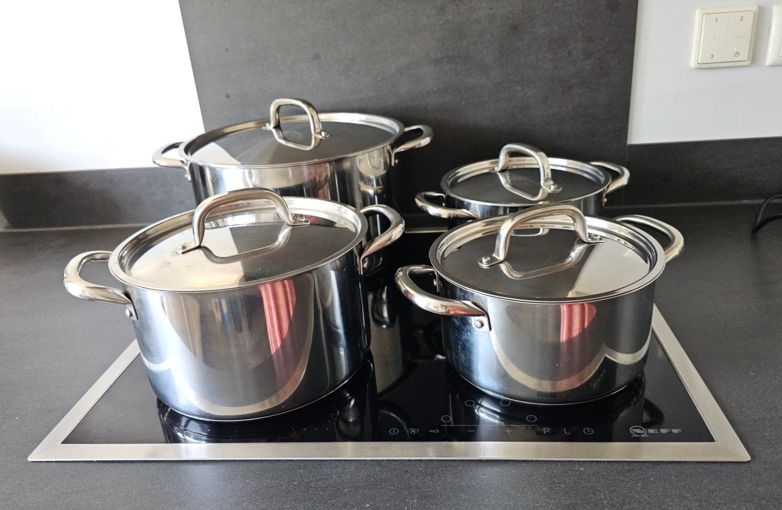 Ikea pannenset, Huis en Inrichting, Ophalen of Verzenden, Zo goed als nieuw, Rvs, Pannenset
