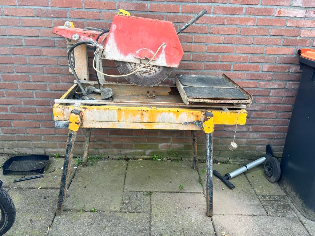 Robuuste Zaagtafel - Ideaal voor Tegels en Steen, Doe-het-zelf en Verbouw, Gereedschap | Zaagmachines, Ophalen, Gebruikt, 70 mm of meer