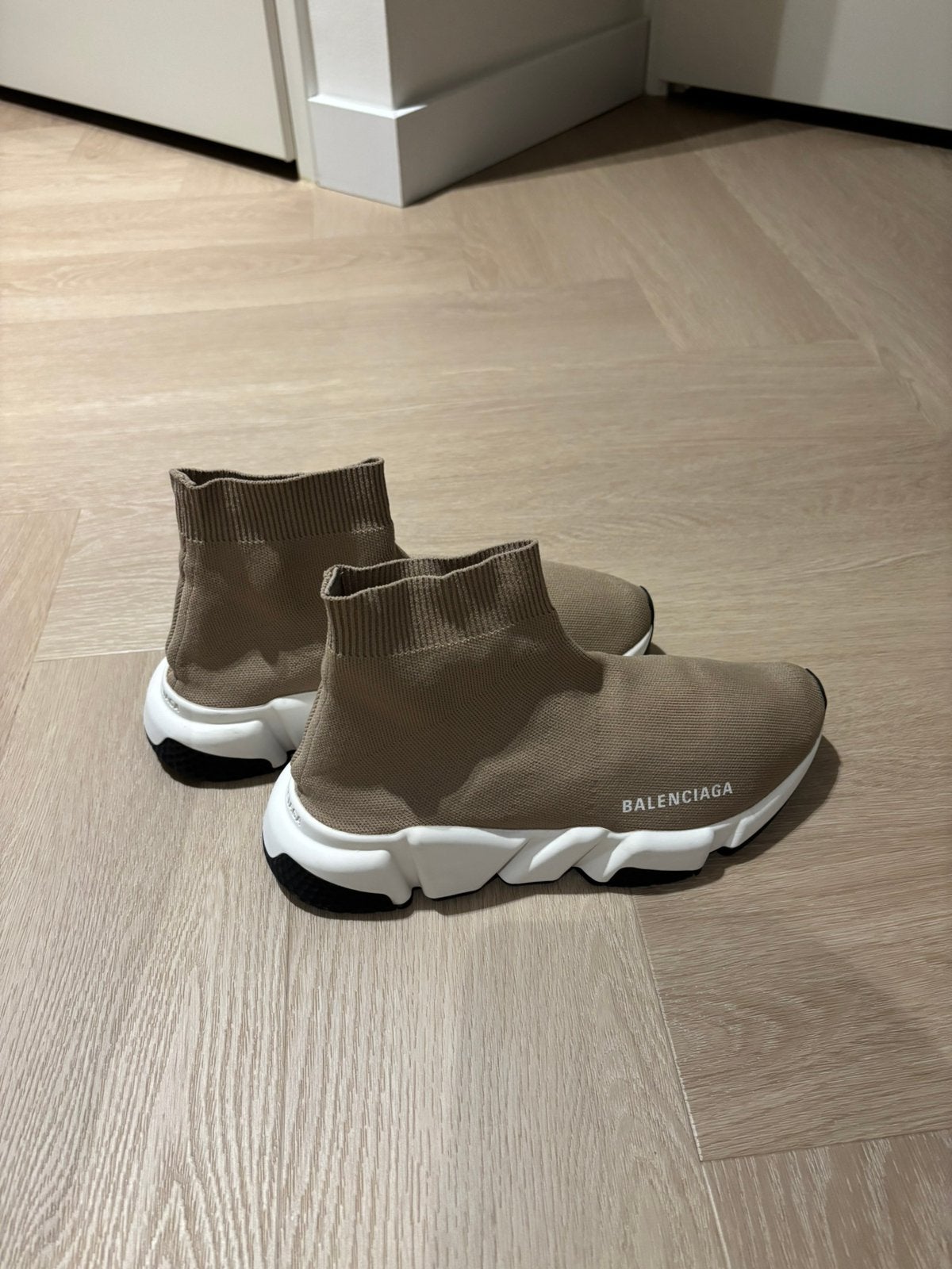 Balenciaga dames sneaker, Kleding | Dames, Schoenen, Ophalen, Zo goed als nieuw, Sneakers of Gympen