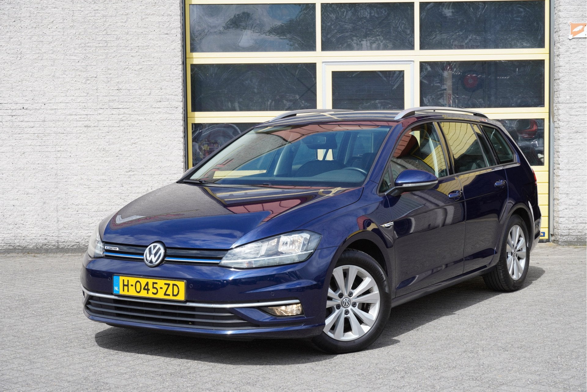 Volkswagen Golf Variant 1.5 TSI Highline BJ2020 Lmv 16" | Le, Auto's, Voorwielaandrijving, Dealer onderhouden, 4 cilinders, Blauw