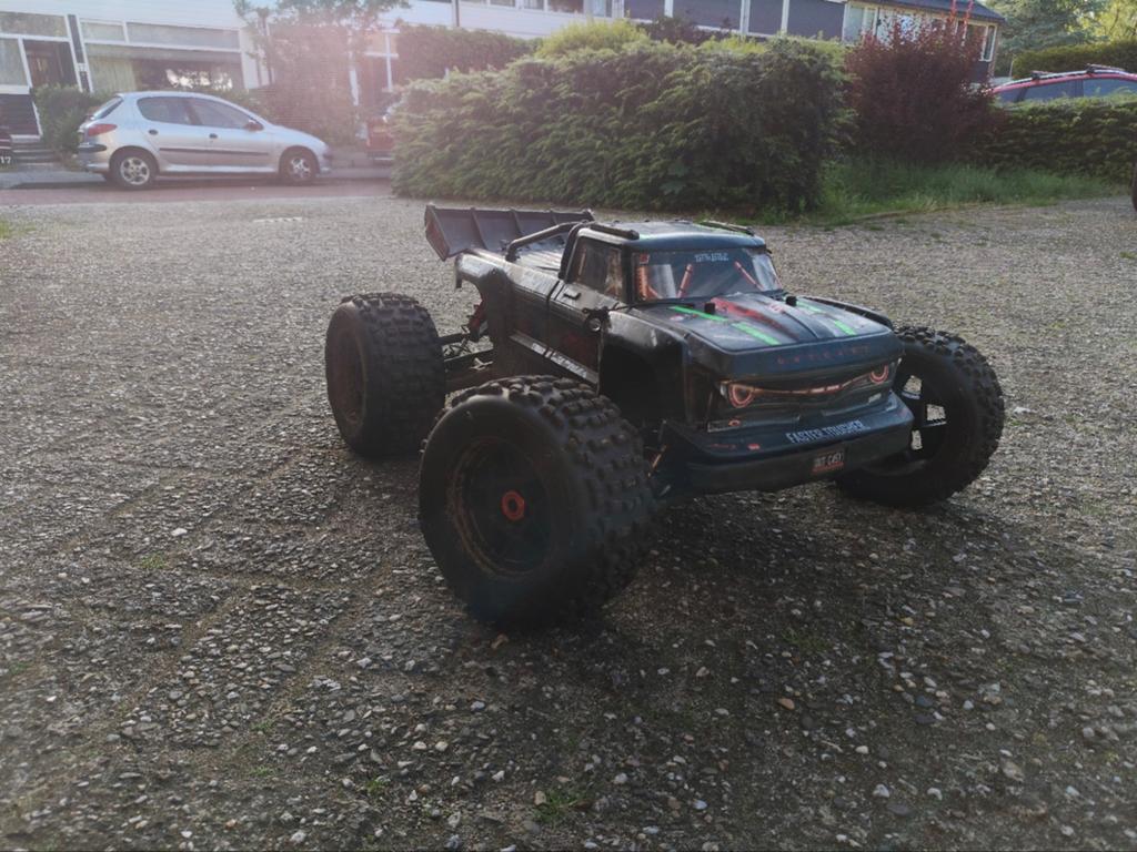 ARRMA Outcast 8S met 6 lipos, Ophalen of Verzenden, Gebruikt, Overige schalen, Auto offroad