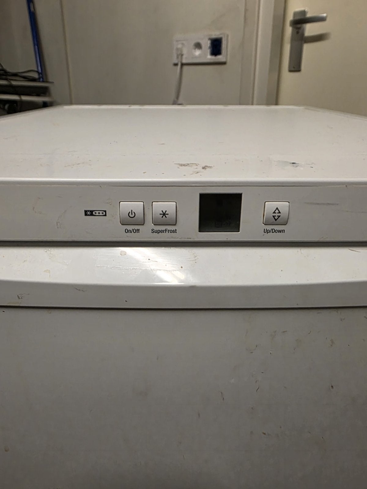 Vriezer tafelmodel met 3 lades - Liebherr - 101 liter inhoud, Gebruikt, 100 tot 150 liter, Met aparte vriezer, Energieklasse A of zuiniger