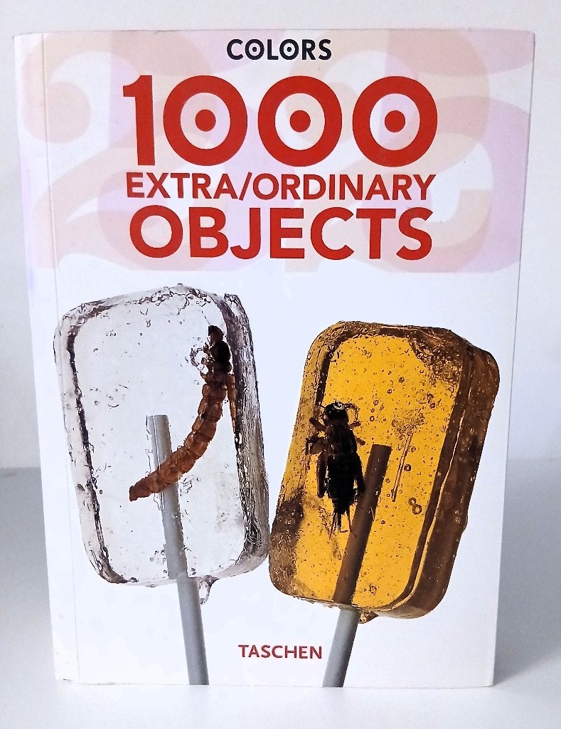 033  Bijzonder Fotoboek 1000 Extra/Ordinary Objects, Boeken, Verzenden, Fotografie algemeen, TASCHEN, Zo goed als nieuw