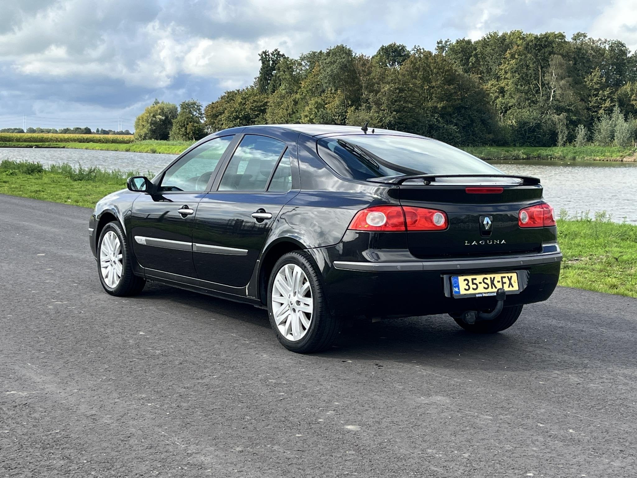 Renault Laguna 1.6-16V Tech Line Uniek! Incl nieuwe APK beur, Auto's, Laguna, Parkeersensor, Gebruikt, 4 cilinders