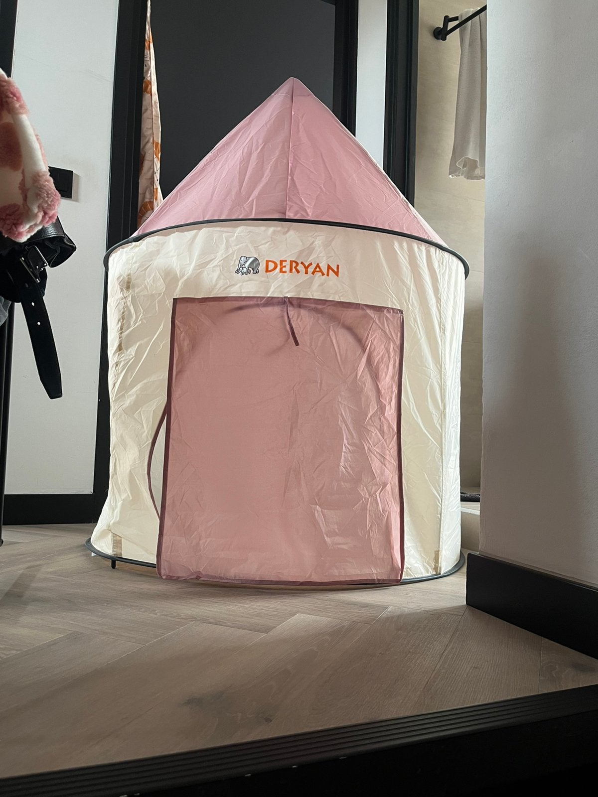 Speeltent Deryan, Ophalen, Gebruikt