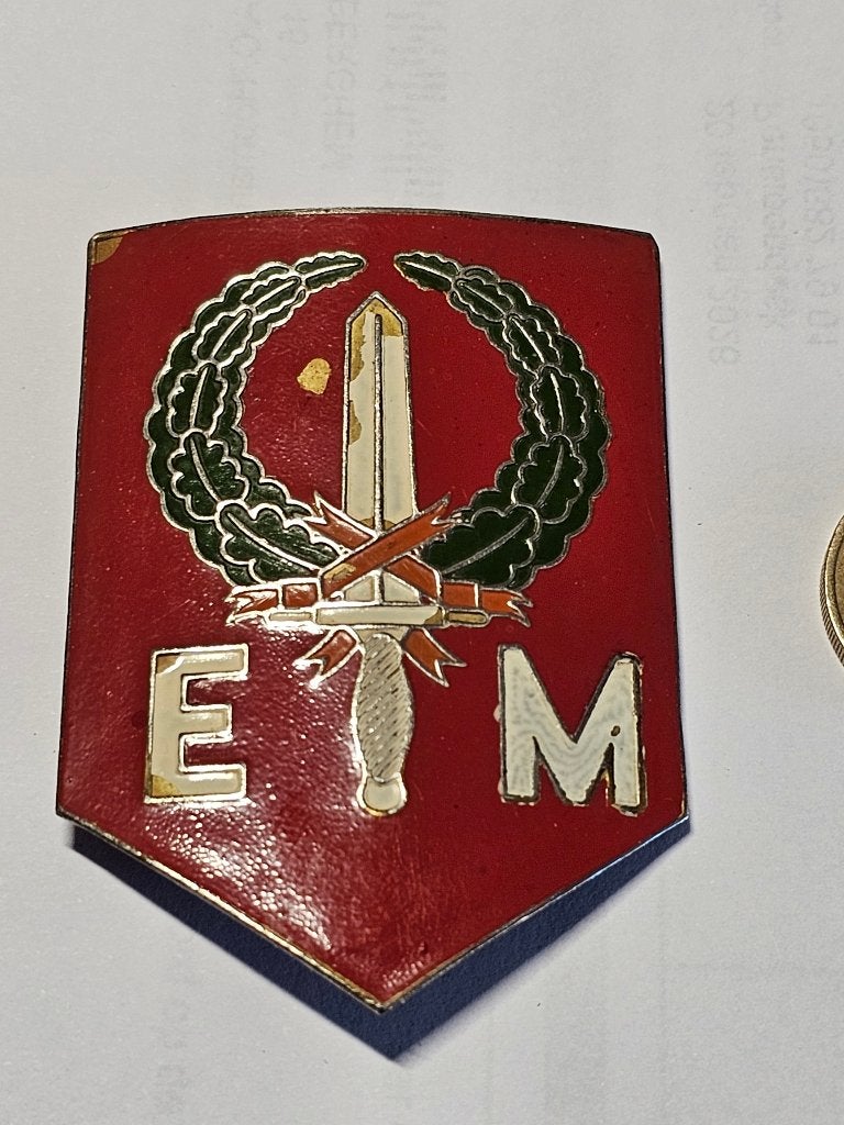 KNIL MOUWSCHILD EERSTE DIVISIE "7 DECEMBER, Verzamelen, Ophalen of Verzenden, Landmacht, Nederland, Embleem of Badge